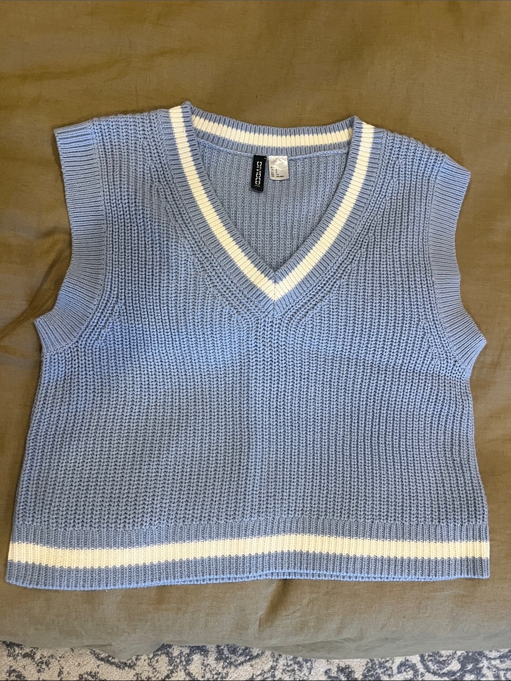 H&M Blue knit sweater vest